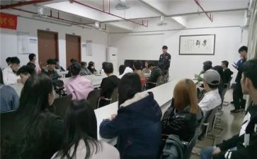 大学副班长述职报告模板7篇