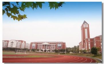 我??学校作文参考6篇