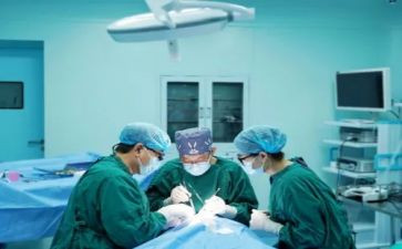 医师年终述职报告7篇