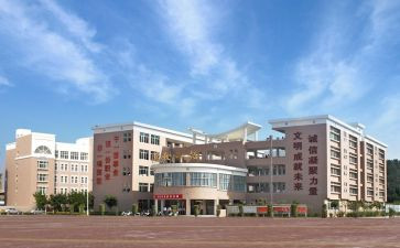 去职校的申请书6篇