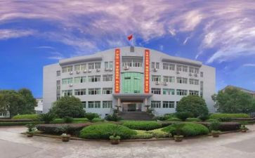 毕业职校自我鉴定参考7篇